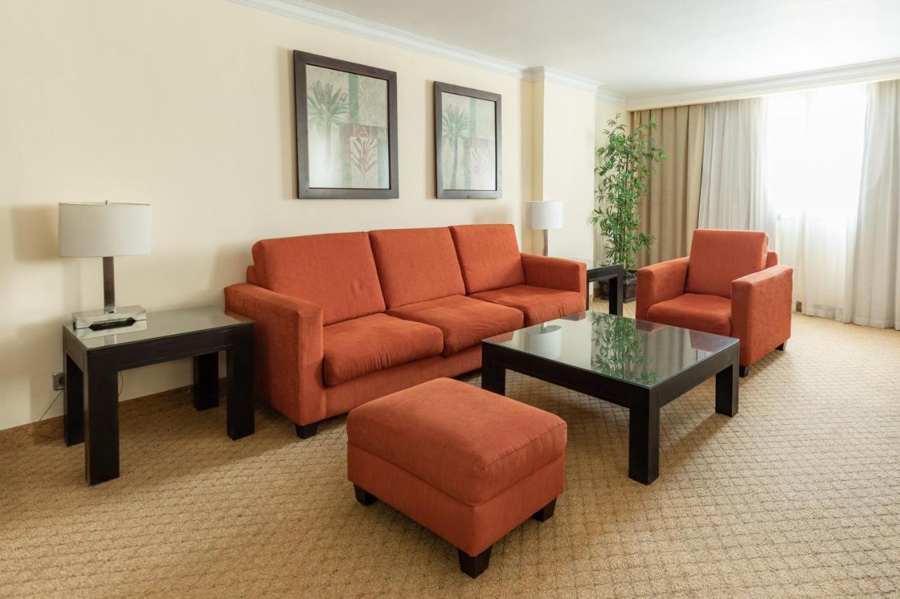 Dominican Fiesta Hotel Santo Domingo Dış mekan fotoğraf A living room