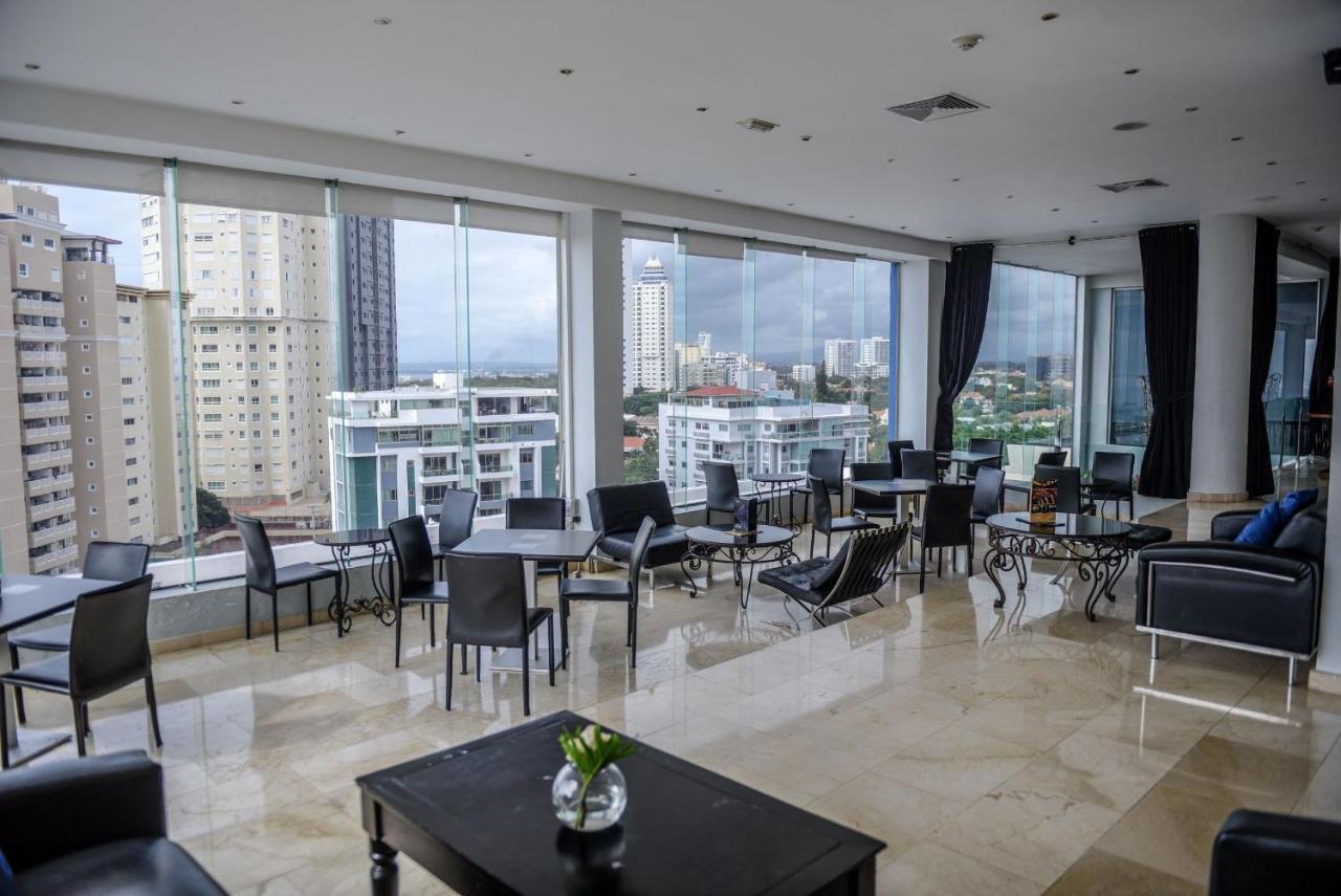 Dominican Fiesta Hotel Santo Domingo Dış mekan fotoğraf Club Lounge